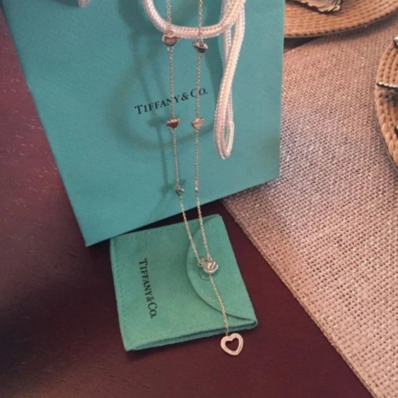 WOW!! LIKE NEW! Tiffany and Co Stunning Sterling Silver Heart Lariat Nec… - Picture 2 of 5